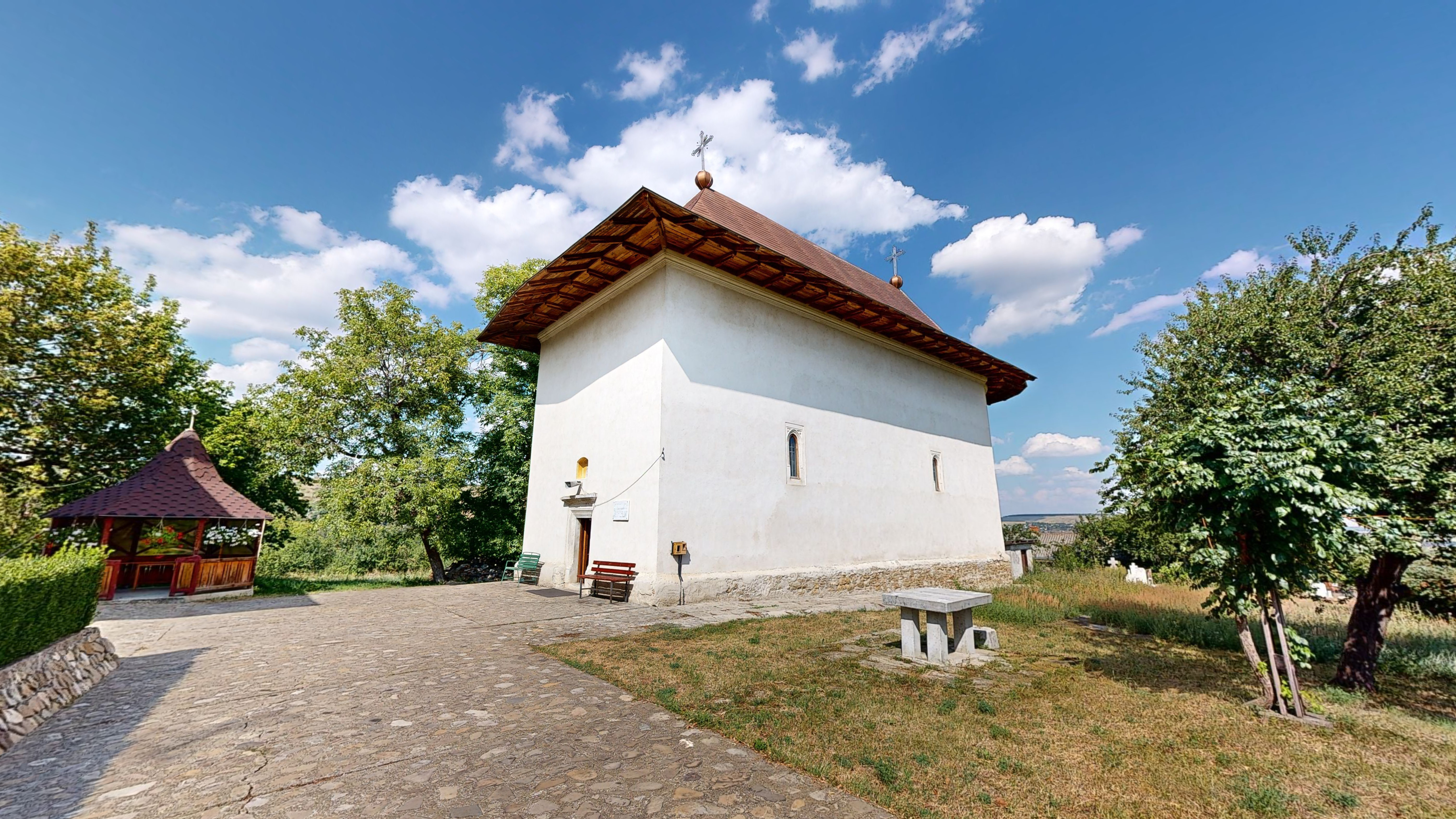 Biserica-Cuvioasa-Parascheva-si-ruinele-Beciului-Domnesc-din-Cotnari-09232023_213218