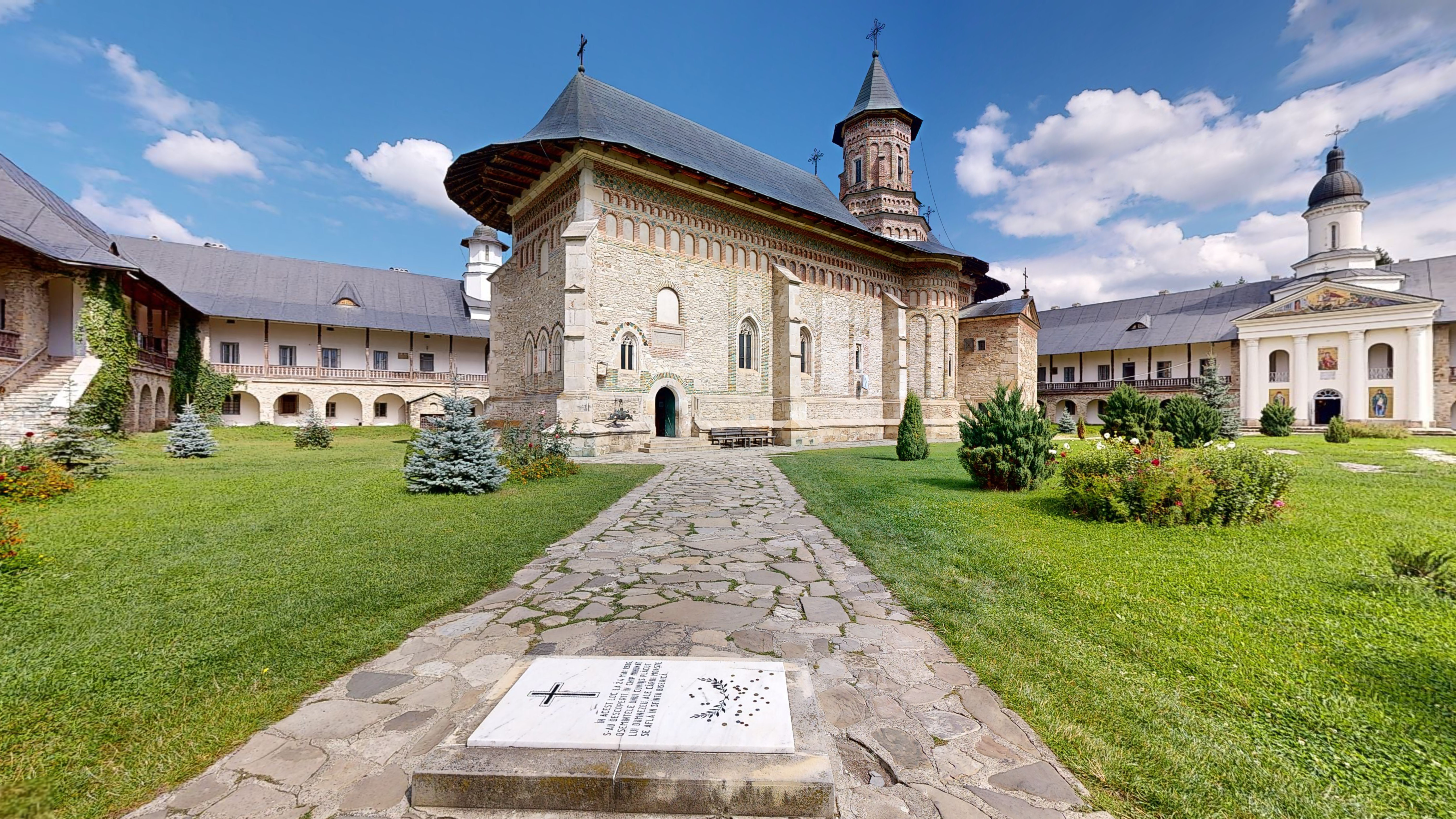 Manastirea-Neamt-10142023_232034