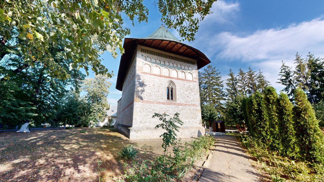 Mănăstirea Războieni – Biserica „Sf. Arhangheli Mihail și Gavriil”