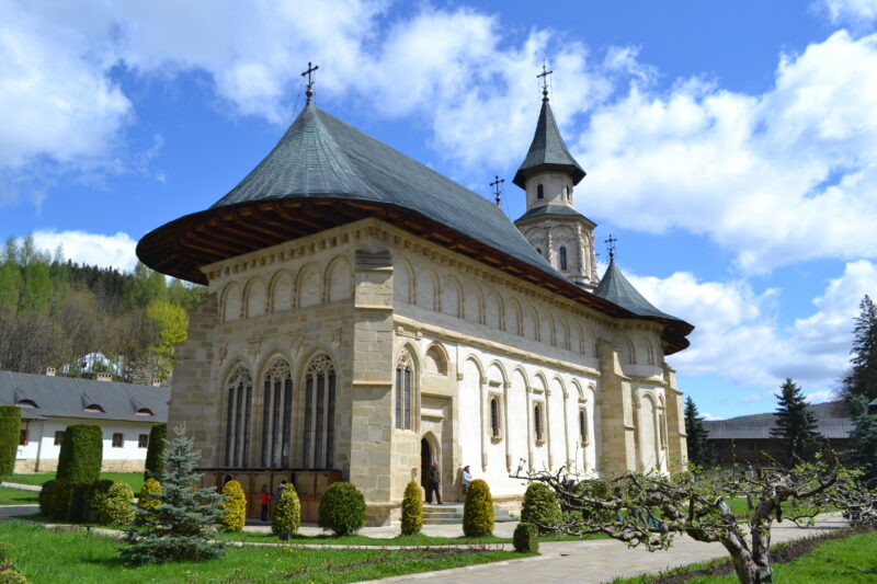 Biserica_Adormirea_Maicii_Domnului_-_Mănăstirea_Putna